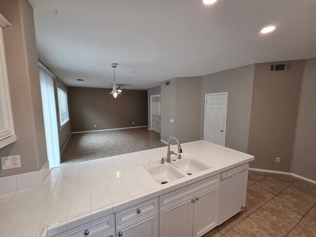 Building Photo - 3+3 condo at Orbella in Oxnard - Close to Beaches and Channel Islands Harbor