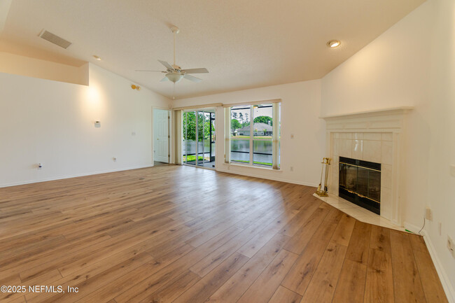 Building Photo - 1623 Sandy Springs Dr
