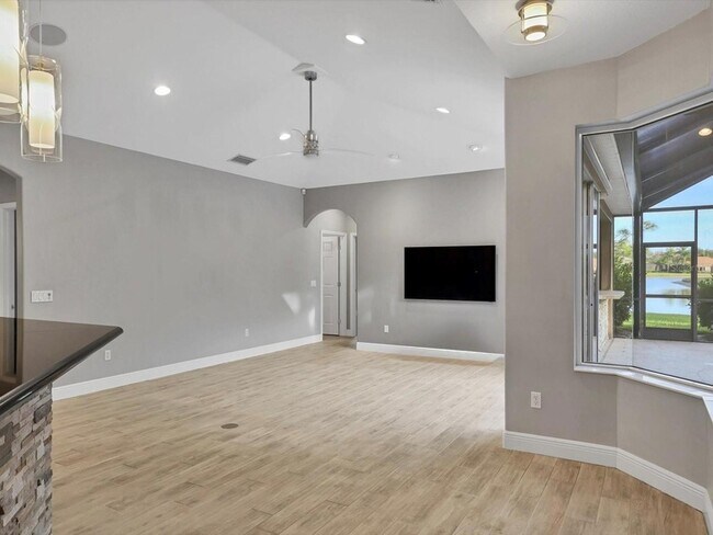 Building Photo - 16806 5th Terrace NE