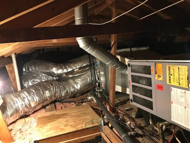 Building Photo - 2906 Green Fields Dr