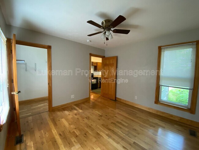 Building Photo - 725 W Vine St