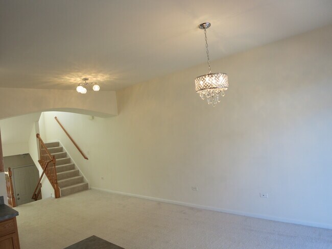 Building Photo - 928 Charlton Ln