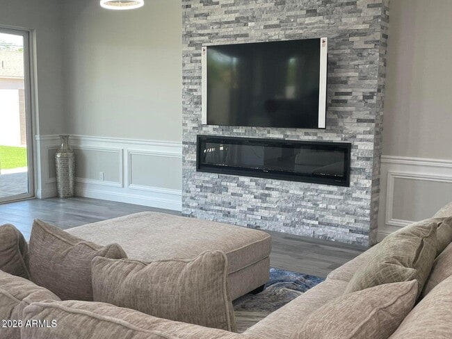 Building Photo - 6824 N 14th St