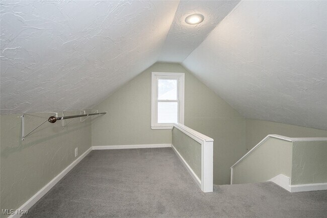 Building Photo - 1718 Maywood Rd