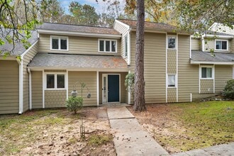 Building Photo - 3BR/2.5BA Townhome in Prime Durham/Chapel Hill Location!