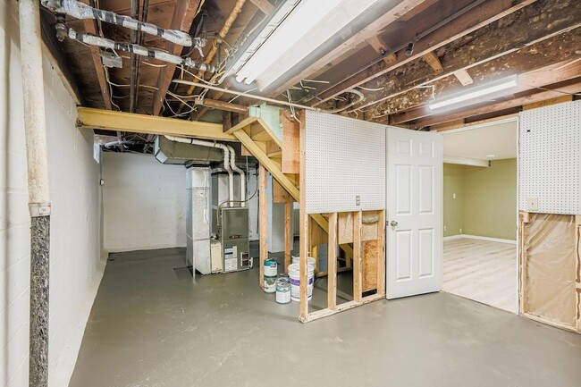 Building Photo - 837 Bidwell St