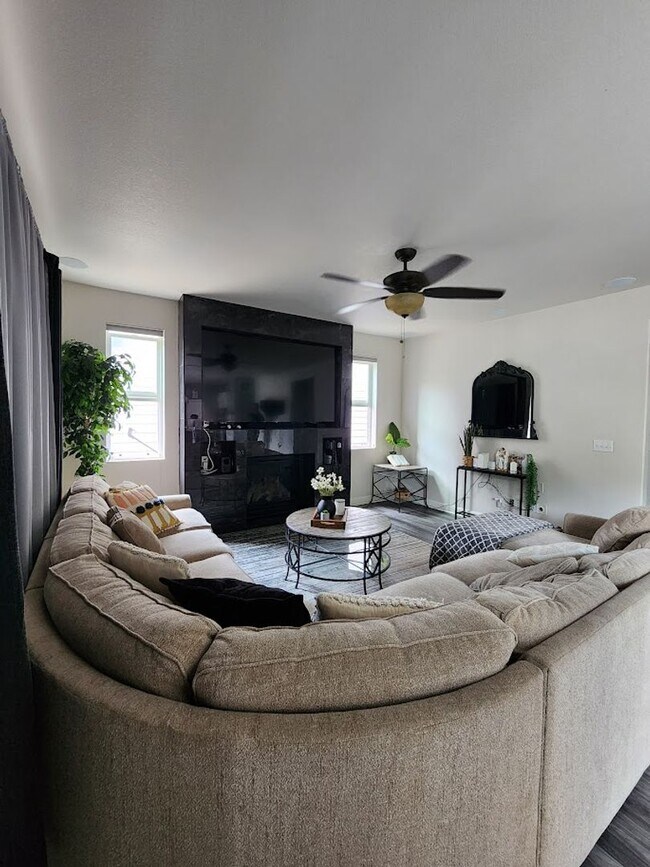 Building Photo - Long Realty & Property Management - 5 bedroom Stunning Home with Full Finished Basement