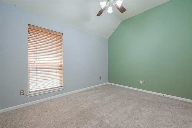 Building Photo - 6015 Hewes Point Ln