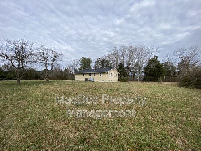 Building Photo - 10532 Robert E. Lee Drive