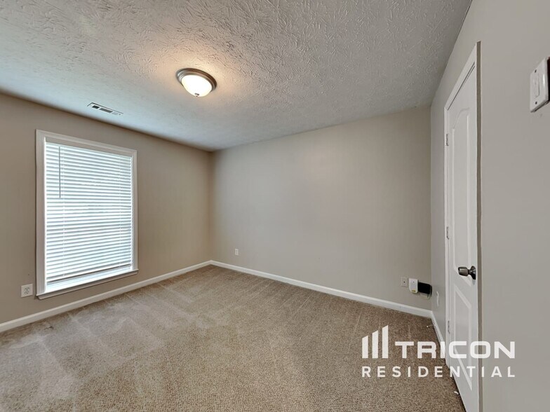 Building Photo - 185 Whistle Way