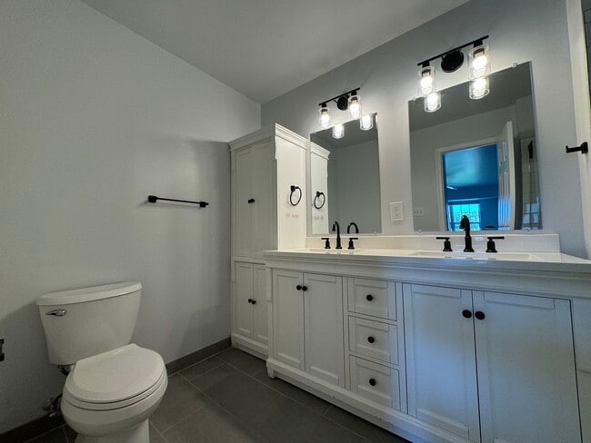 Building Photo - THREE BEDROOM  w Finished Basement- PARKLA...