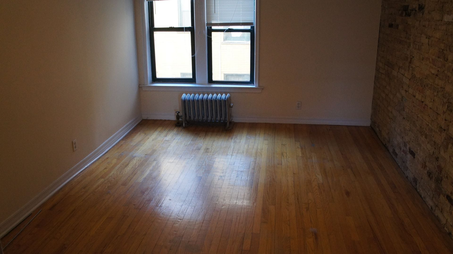 Building Photo - 2322 N Spaulding Ave