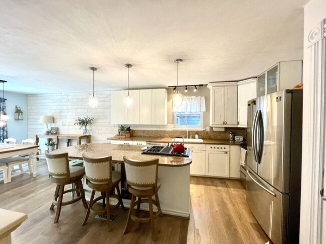 Building Photo - Spacious 6 bedroom home in Virginia Beach