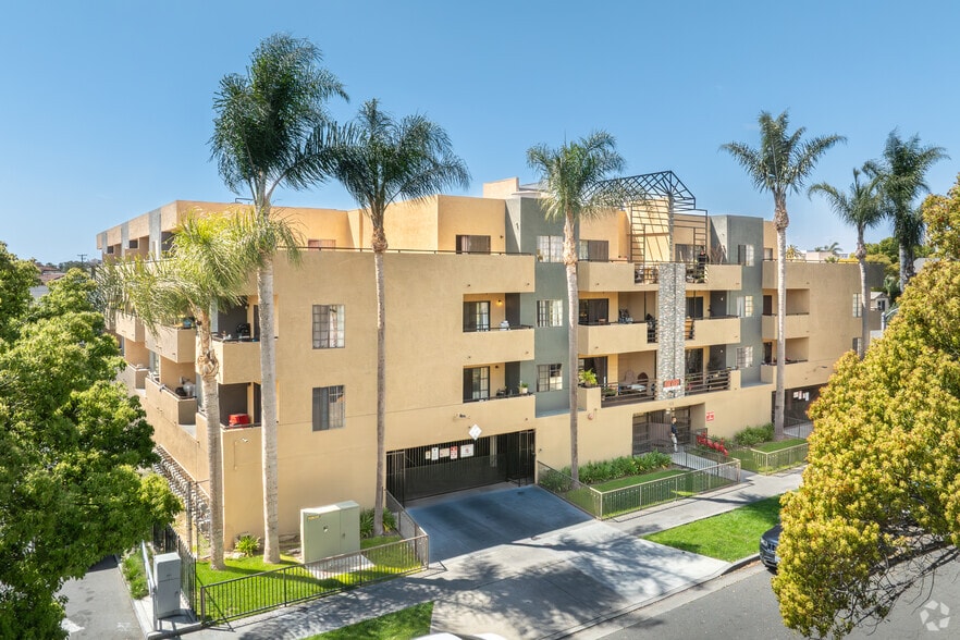 Primary Photo - Excelsior Apartments