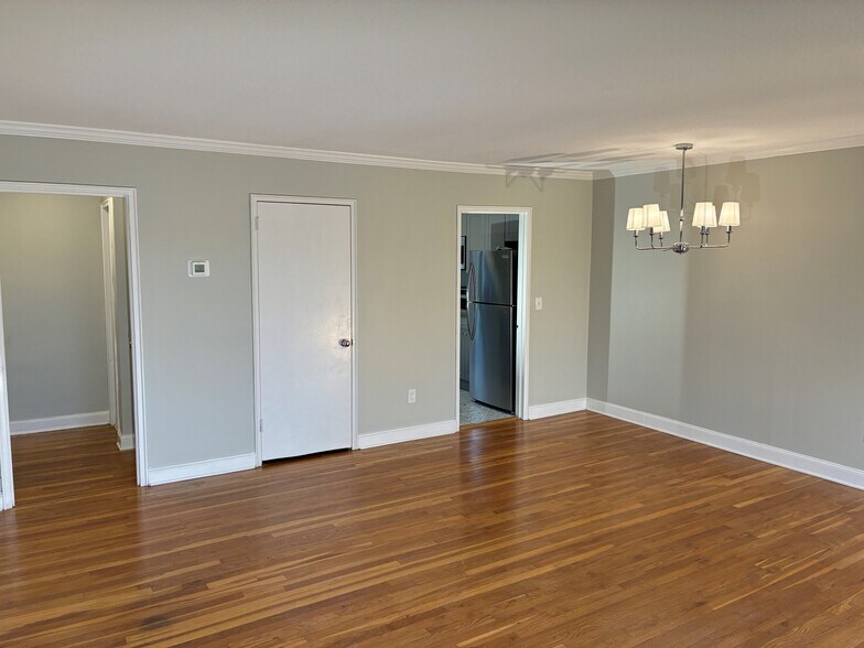 Building Photo - 202 Park St