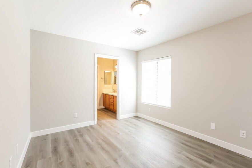 Building Photo - 6441 Pronghorn Ridge Ave