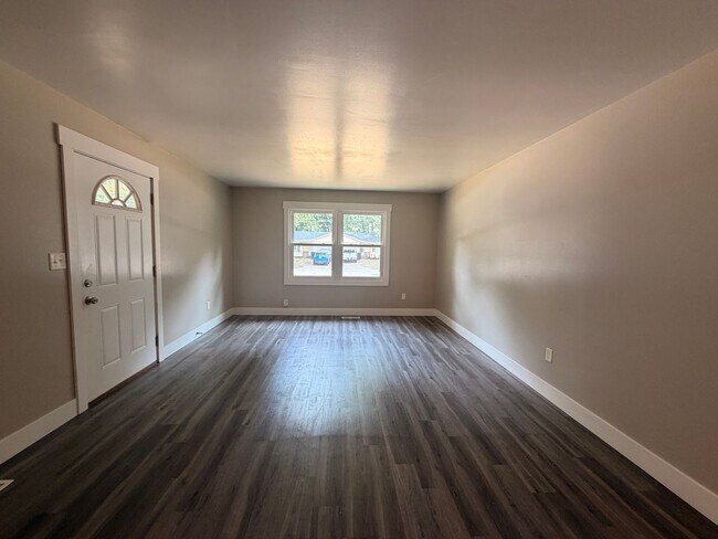 Building Photo - 5729 Ridgebrook Ave SE