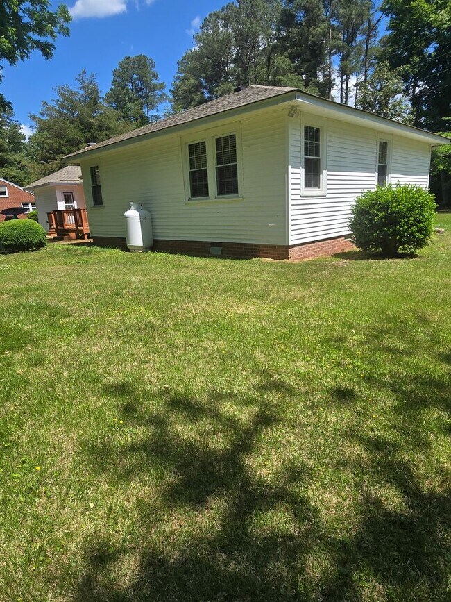 Building Photo - 8000 Curtis Rd