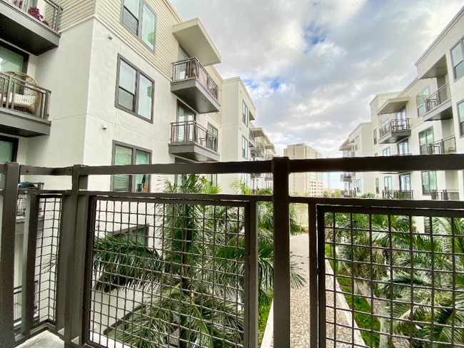 Building Photo - 7614 W Courtney Campbell Causeway