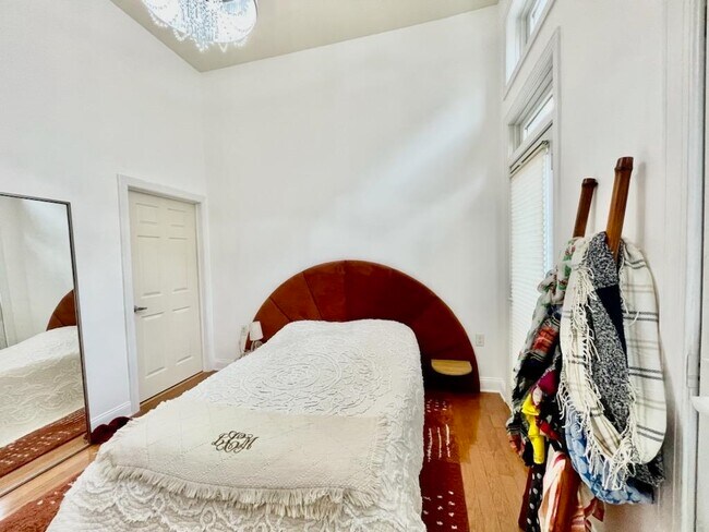 Building Photo - 126 Dudley St