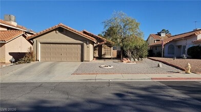 Building Photo - 44 Fantasia Ln