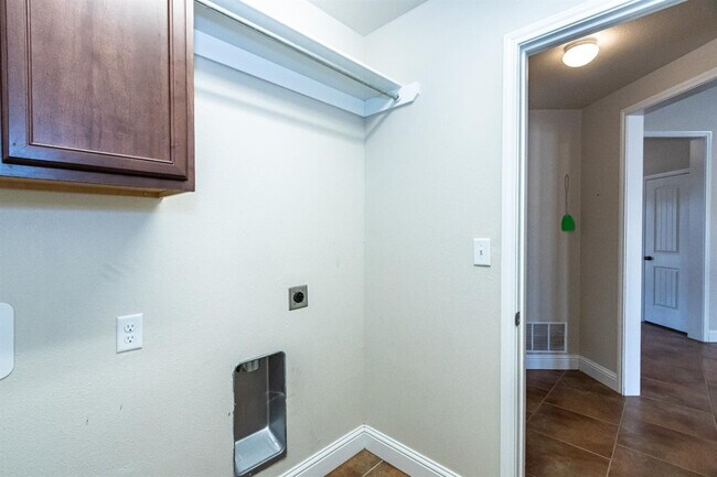 Building Photo - 9706 Ridgely Ave
