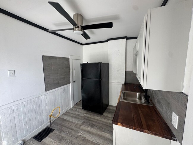 Building Photo - 3029 W 104th St