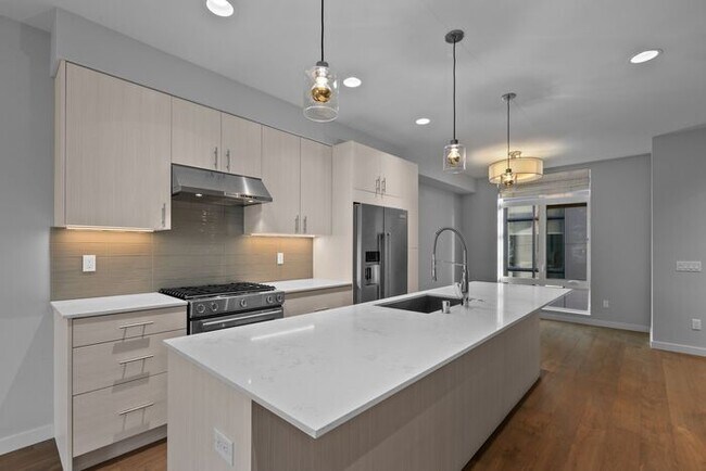 Building Photo - Stunning AIR CONDITIONED Alki Townhome w/ Rooftop Ocean View