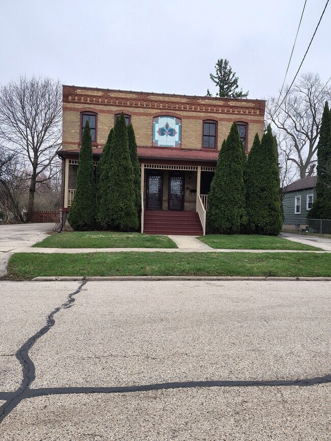 Building Photo - 1022 Wheeler St