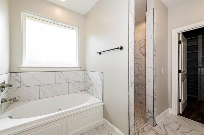 Building Photo - 4213 St Augustine St