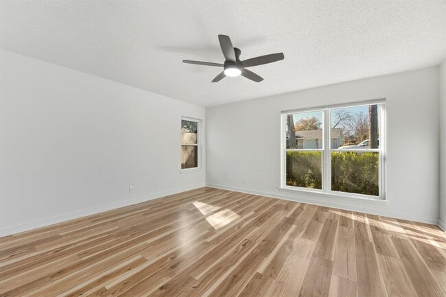 Building Photo - 1912 Cannonwood Ln