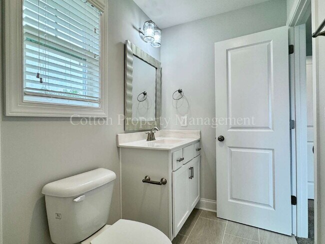 Building Photo - 4732 Siddons Dr