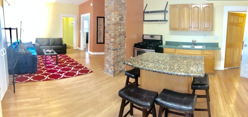 Building Photo - 206 California Ave