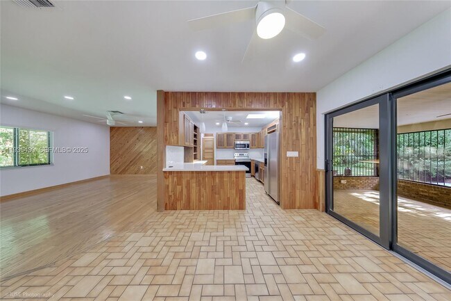 Building Photo - 6290 SW 86th St