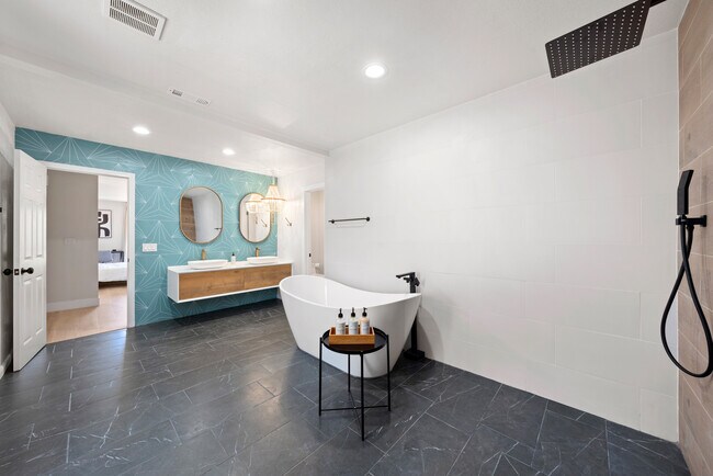 Building Photo - 3849 Bluebird Ln