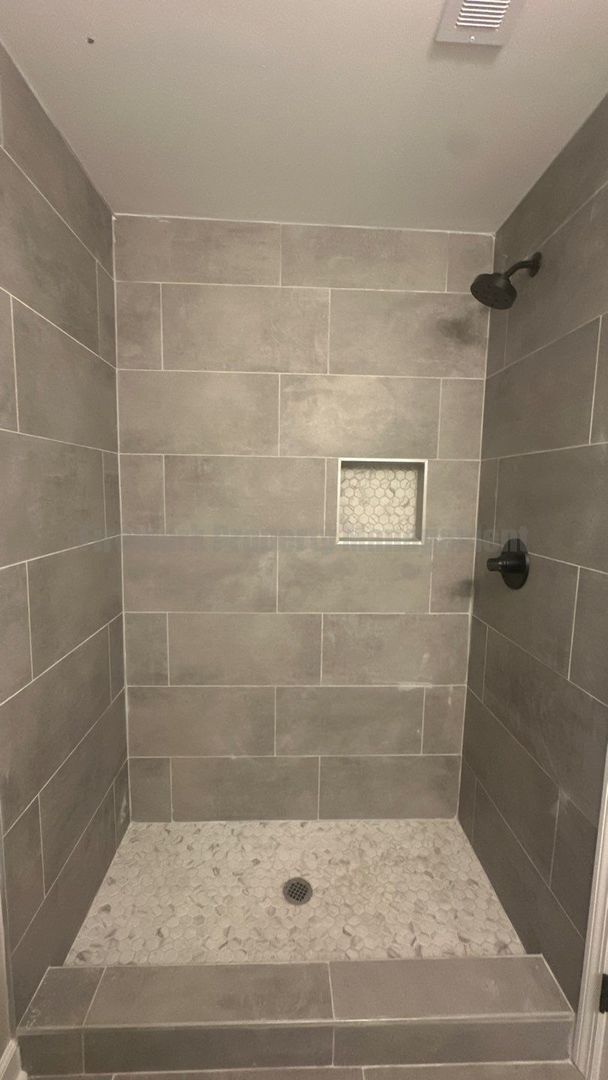 Building Photo - FULLY FURNISHED - Beautiful 1 Bed, 1 Bath Located in Historic Germantown w/ Flexible Lease Terms!