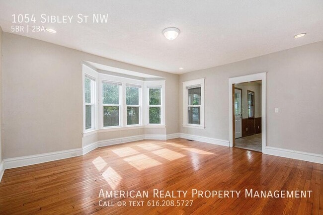 Building Photo - 1054 Sibley St NW