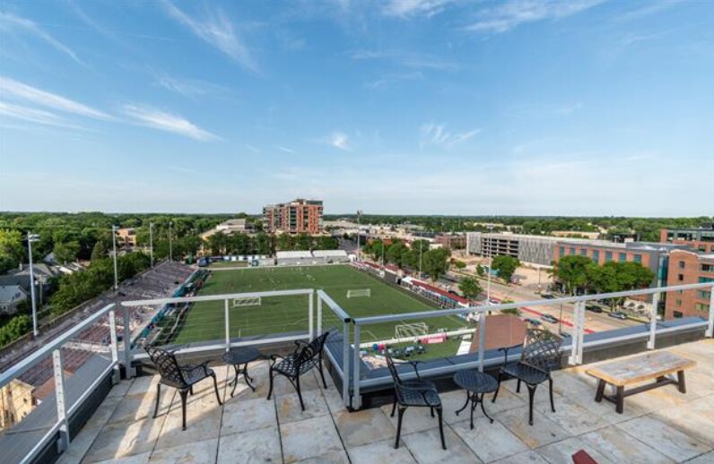 Building Photo - 803 E Mifflin St