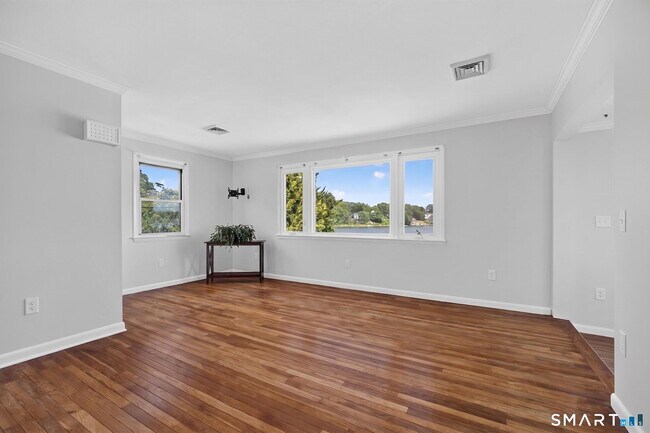 Building Photo - 272 Elm St