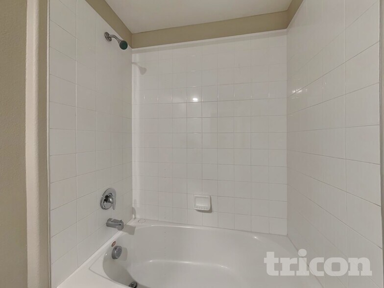 Building Photo - 4148 Salt Springs Ln