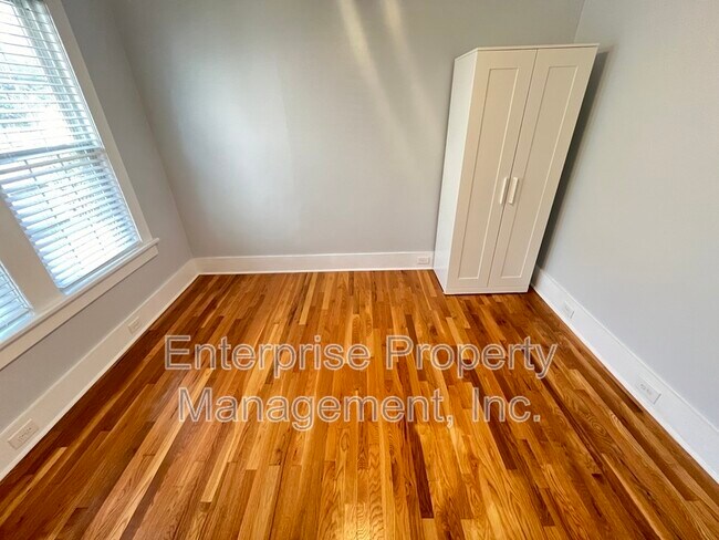 Building Photo - 2018 Felix Ave