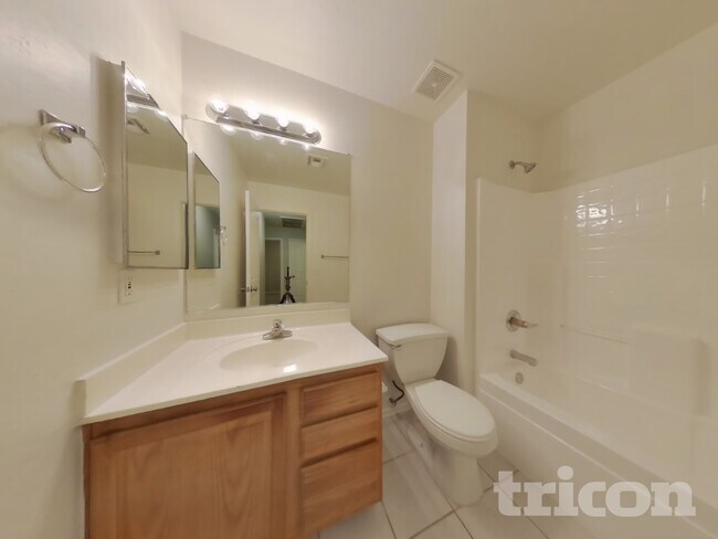 Building Photo - 11522 W Charter Oak Rd