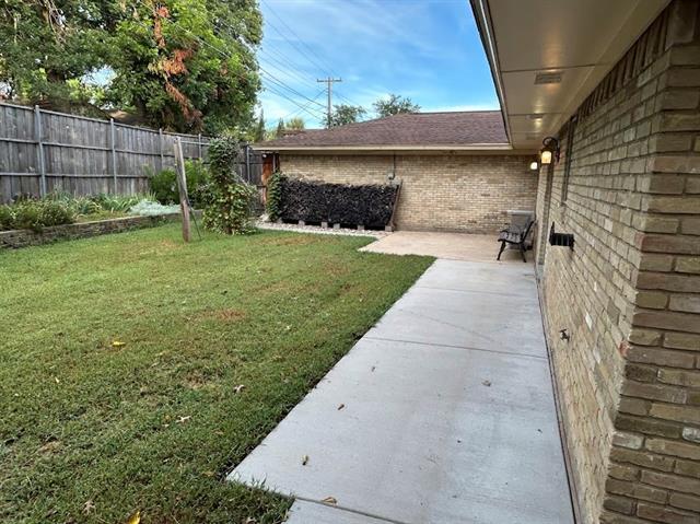 Building Photo - 3408 Greenbriar Ln