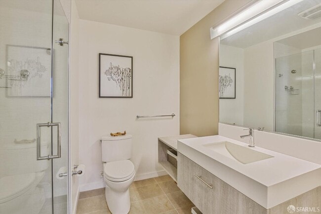 Building Photo - 451 Donahue St