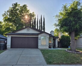Building Photo - Great 3 Bedroom 2 Bath in Antelope