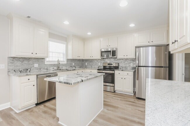 Building Photo - 1757 Maxey Ln