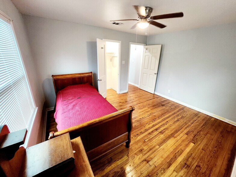 Building Photo - 618 Dunkley Dr