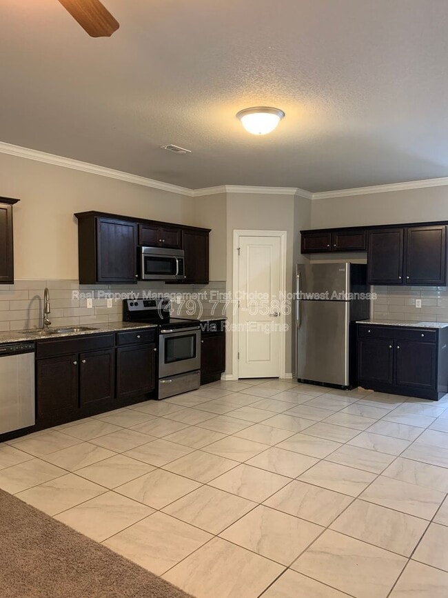 Building Photo - 2757 W Kilimanjaro Way