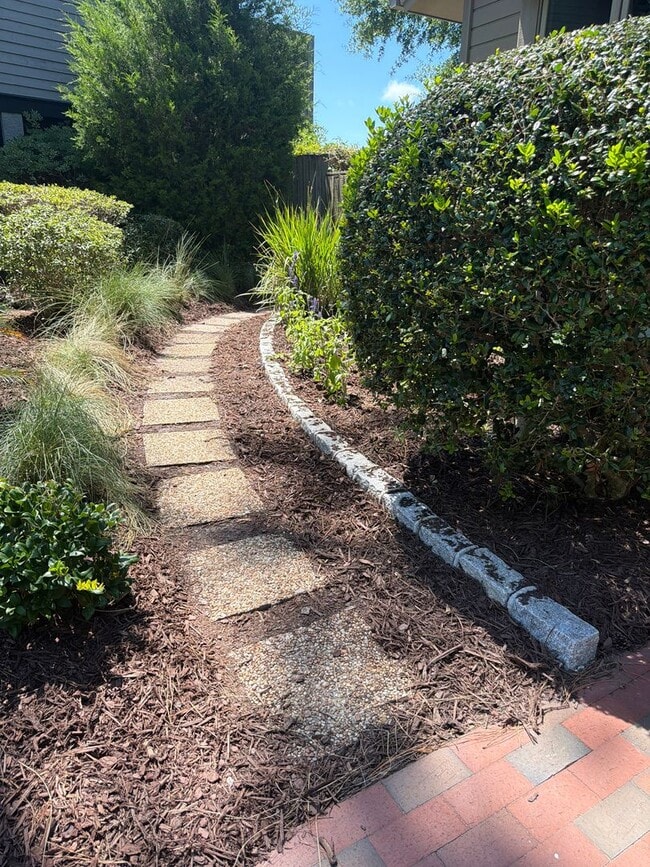 Building Photo - Beautiful Furnished Marsh Front Home - 6 mo Lease Term