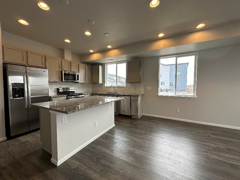 Building Photo - 6500 N Biscay St